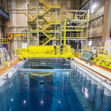 Piscine du Centre d’Expérimentation et de validation des Techniques d’Intervention sur Chaudières nucléaires à eau pressurisée (CETIC)